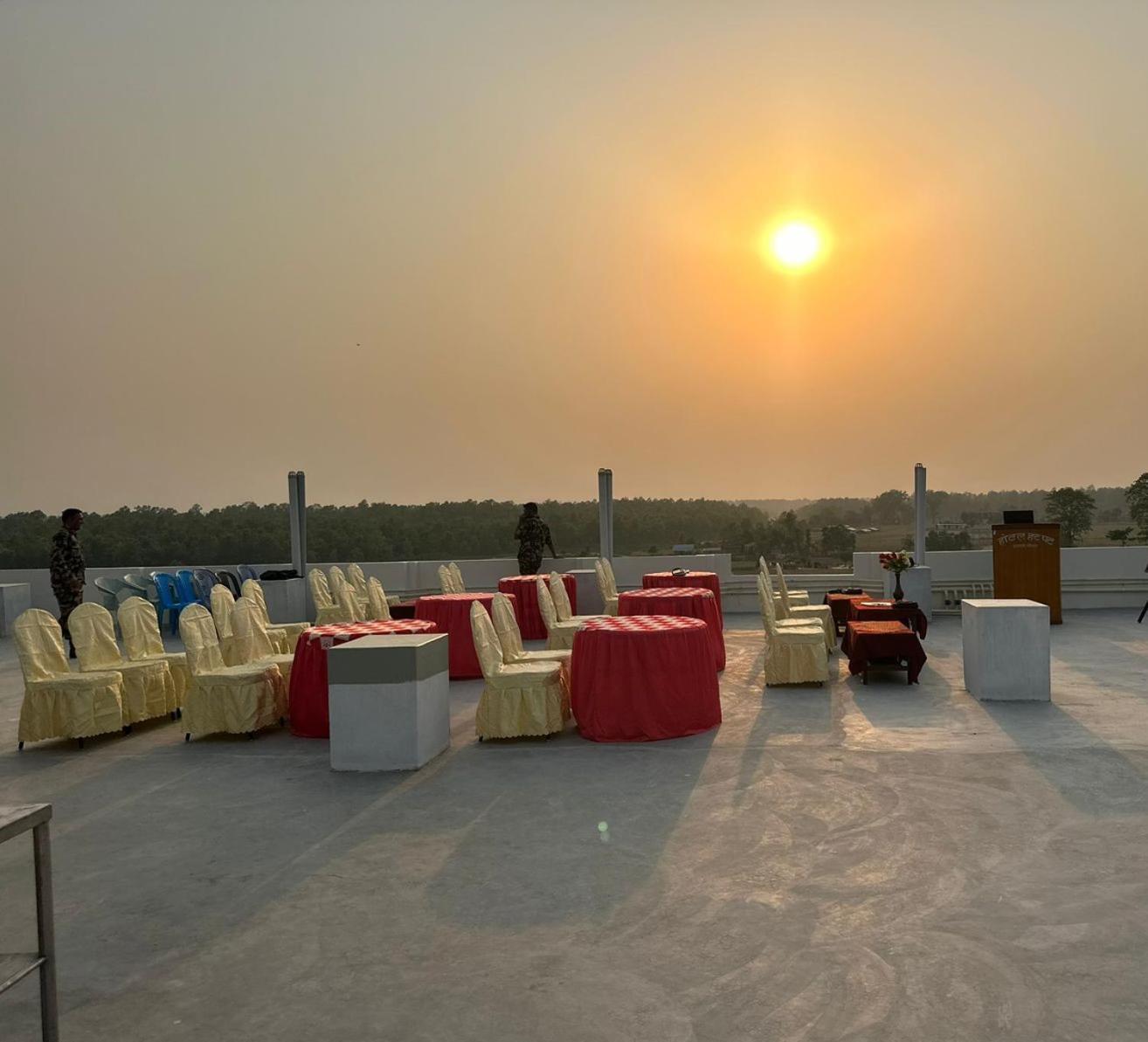 Hotel Hot Pot, Dhangadhi Ngoại thất bức ảnh