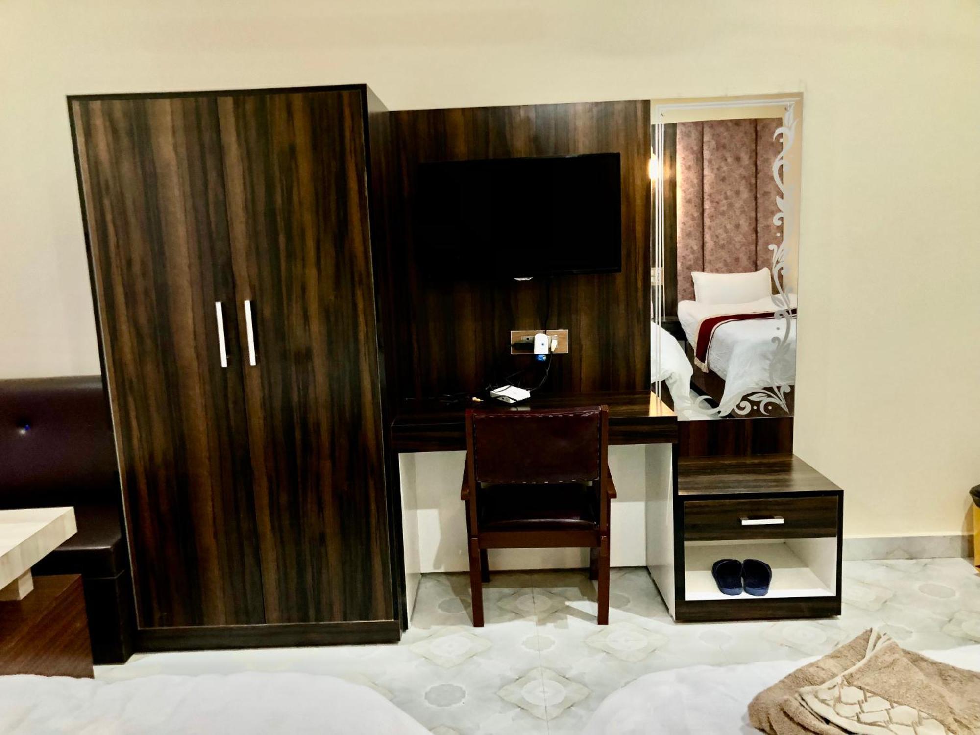 Hotel Hot Pot, Dhangadhi Ngoại thất bức ảnh
