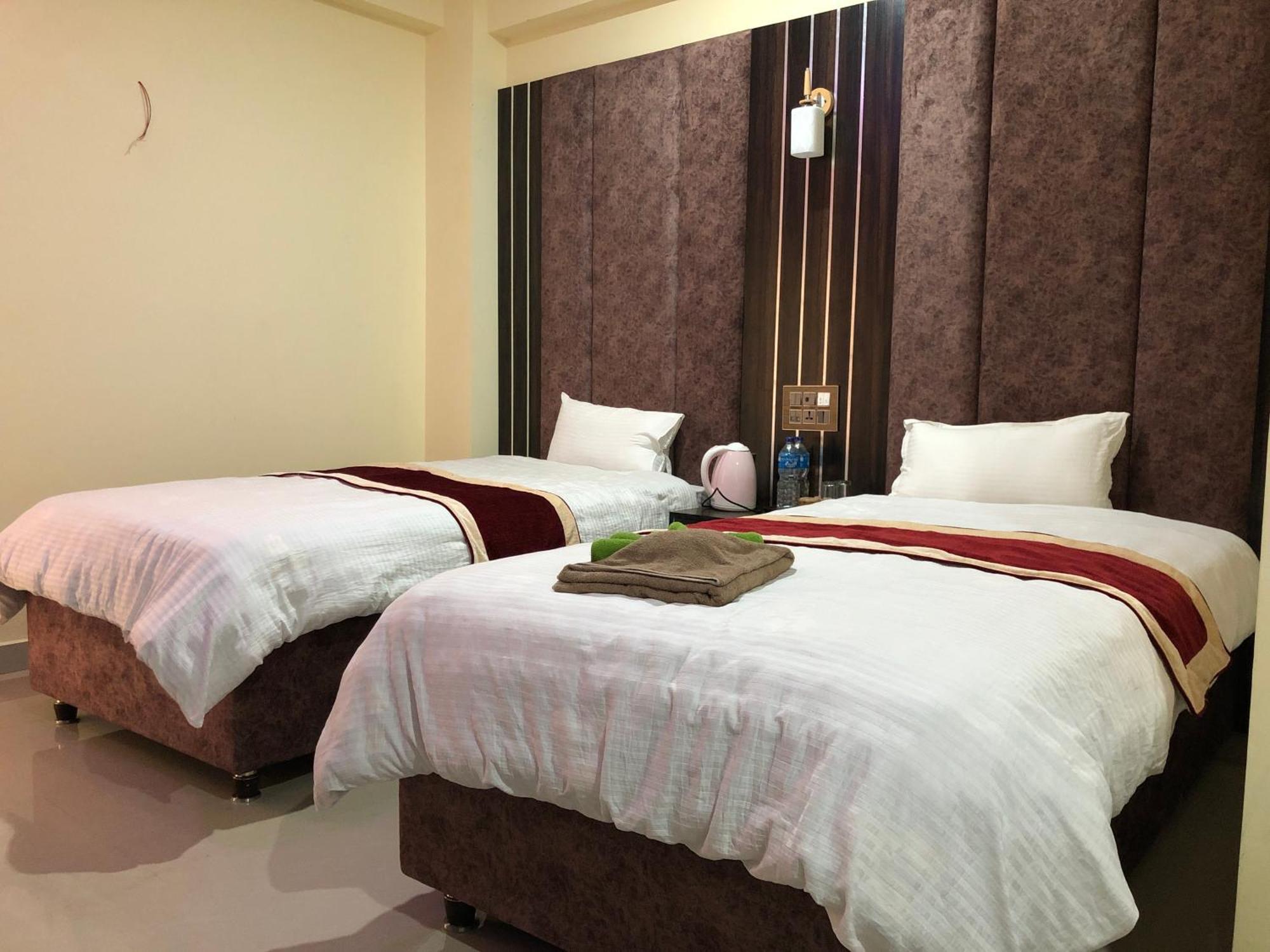 Hotel Hot Pot, Dhangadhi Ngoại thất bức ảnh